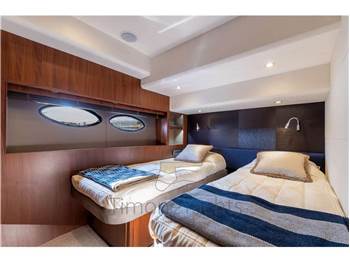 Princess Yachts 72