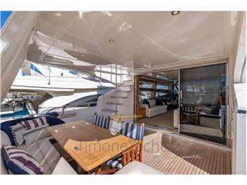 Princess Yachts 72