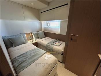 Azimut Seadeck 9
