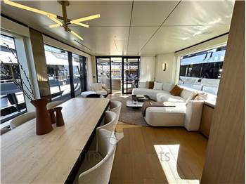 Azimut Seadeck 9