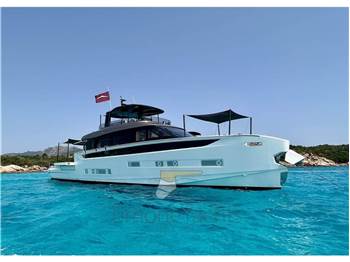 Azimut Seadeck 9