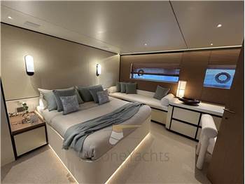Azimut Seadeck 9