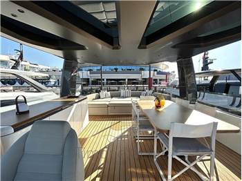 Azimut Seadeck 9