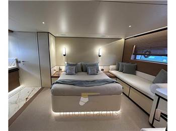 Azimut Seadeck 9