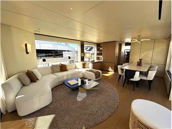 Azimut Seadeck 9