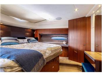 Princess Yachts 72