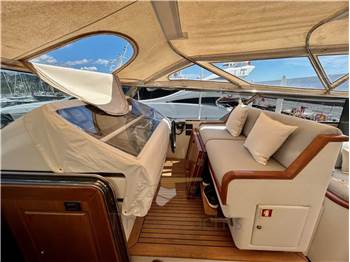 Overmarine Mangusta 92 Sport