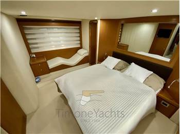 Ferretti Yachts 592