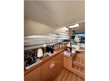 Ferretti Yachts 592