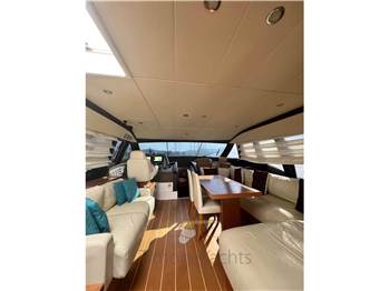 Ferretti Yachts 592