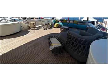 Custom Line Navetta 26