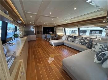 Custom Line Navetta 26
