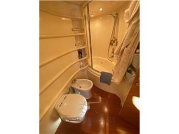 Azimut 68E