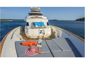 Custom Line Navetta 33