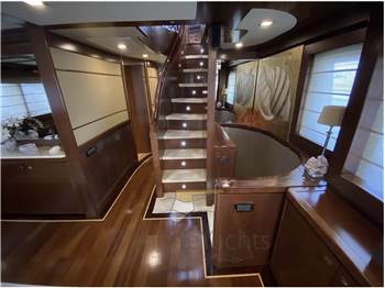 Custom Line Navetta 33