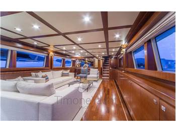 Custom Line Navetta 33