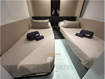 Azimut S10