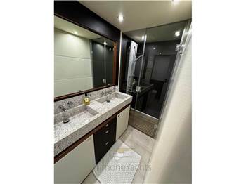 Princess Yachts V 85