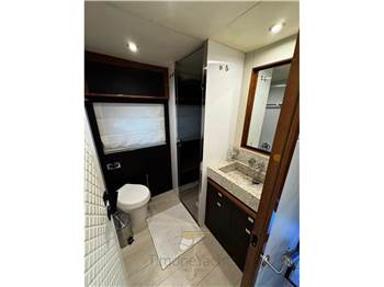 Princess Yachts V 85