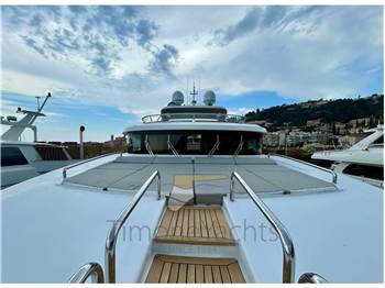 Benetti Delfino 93'