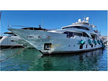 Benetti Delfino 93'