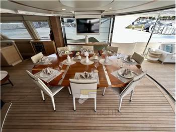 Custom Line Navetta 33