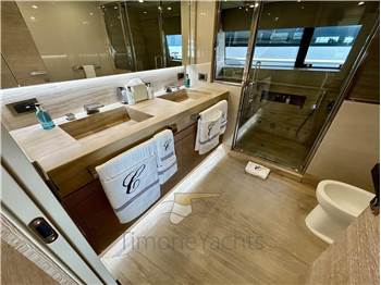 Custom Line Navetta 33