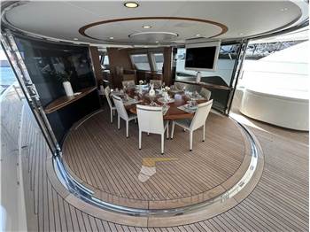 Custom Line Navetta 33