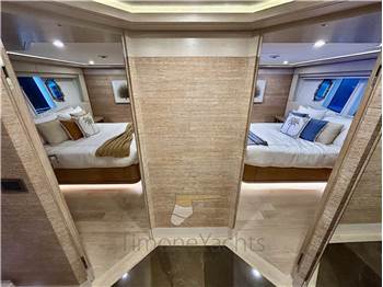 Custom Line Navetta 33