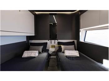 Azimut S8