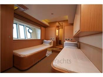 Custom Line Navetta 26