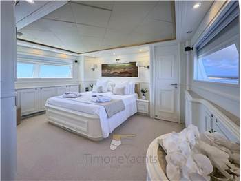 Custom Line Navetta 30