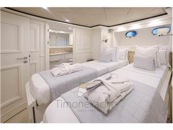 Custom Line Navetta 30