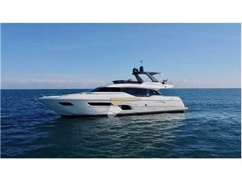 Ferretti Yachts - 700