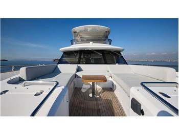 Azimut Magellano 66