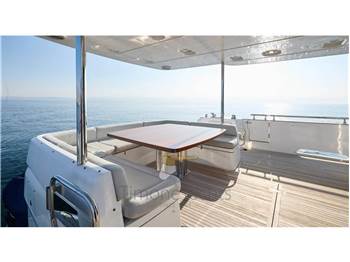 Azimut Magellano 66