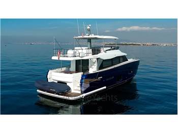 Azimut Magellano 66