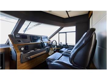 Azimut Magellano 66