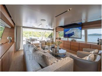 Custom Line Navetta 33