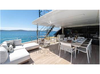 Custom Line Navetta 33