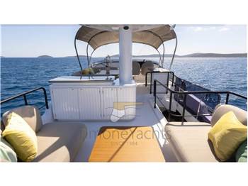 Azimut Magellano 60