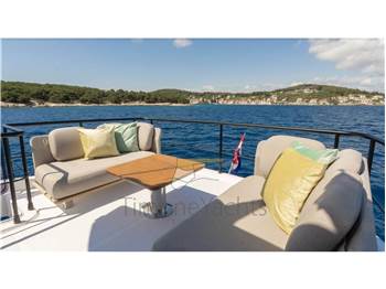 Azimut Magellano 60