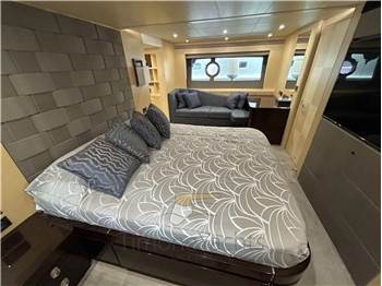 Sunseeker 75 YACHT