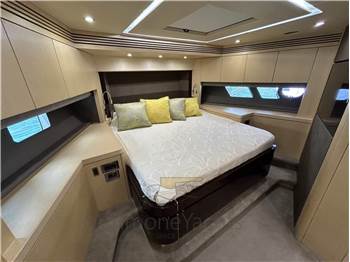 Sunseeker 75 YACHT