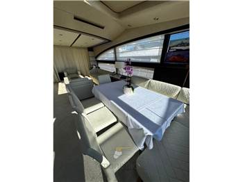 Princess Yachts V 85