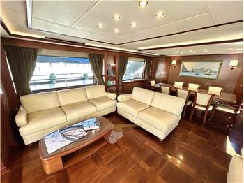 Benetti Delfino 93'
