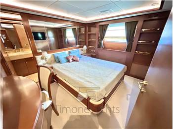 Benetti Delfino 93'
