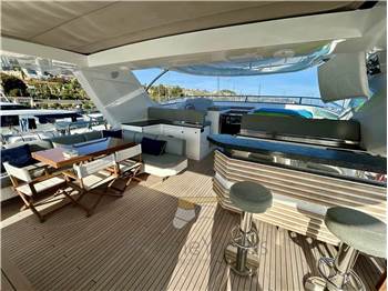 Benetti Delfino 93'
