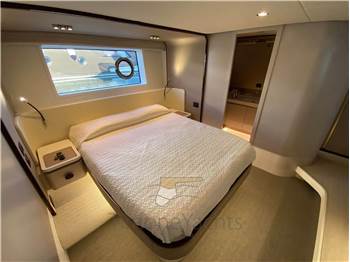 Azimut 60 Fly