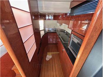 Fairline SQUADRON 74